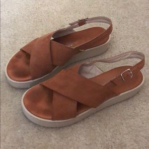 Leather platform sandals